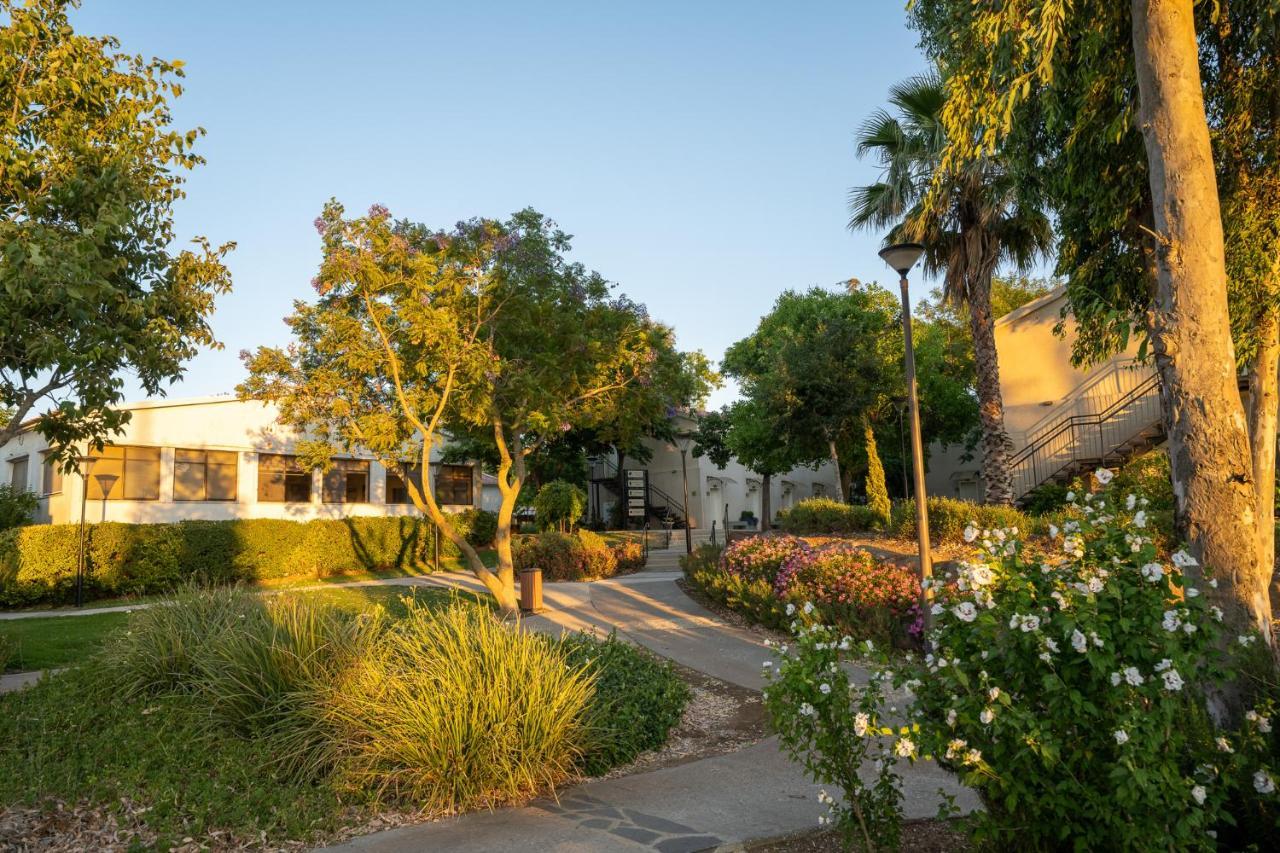 Keshet Yehonatan Country Lodging Exterior photo